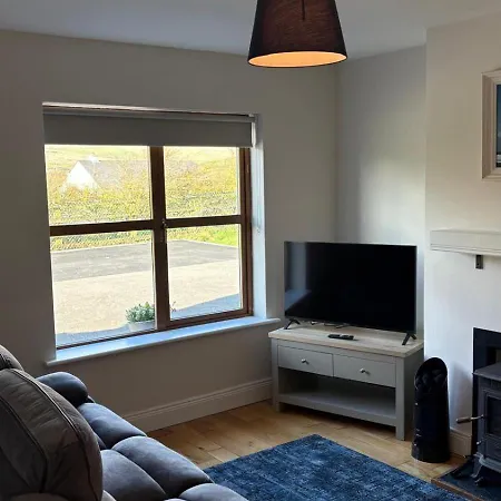 בית נופש House No 10, Dingle Homes *